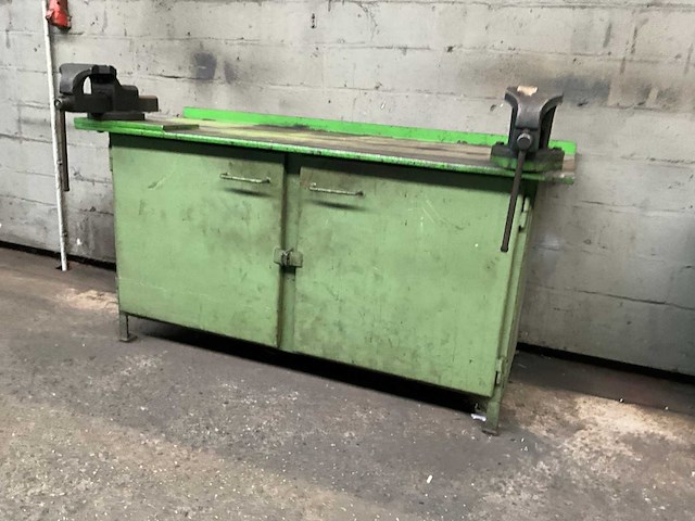 Stalen werkbank met 2 bankschroeven - afbeelding 1 van  15