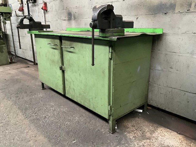 Stalen werkbank met 2 bankschroeven - afbeelding 10 van  15