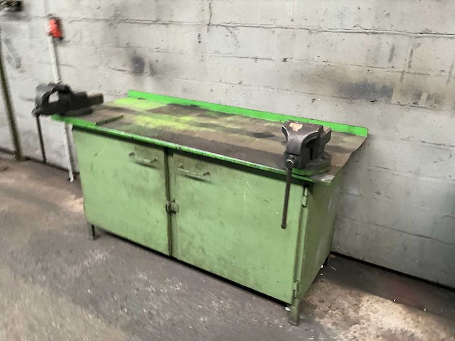 Stalen werkbank met 2 bankschroeven - afbeelding 12 van  15