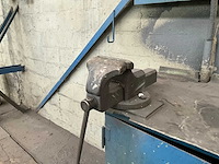 Stalen werkbank met bankschroef - afbeelding 4 van  6