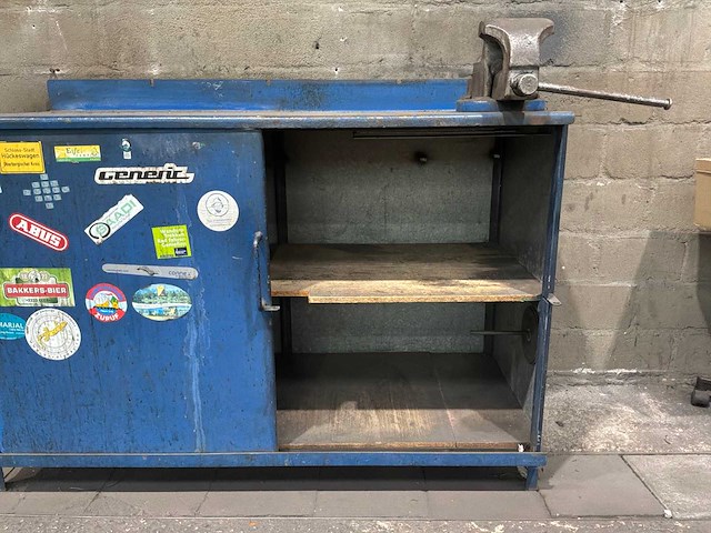 Stalen werkbank met bankschroef - afbeelding 11 van  11