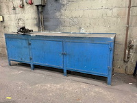 Stalen werkbank met bankschroef - afbeelding 6 van  11