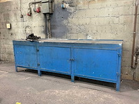 Stalen werkbank met bankschroef - afbeelding 8 van  11