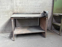 Stalen werkbank met bankschroef - afbeelding 1 van  12