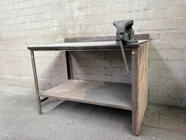 Stalen werkbank met bankschroef - afbeelding 5 van  12