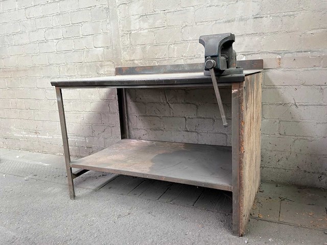 Stalen werkbank met bankschroef - afbeelding 6 van  12