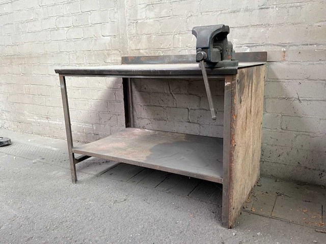 Stalen werkbank met bankschroef - afbeelding 7 van  12