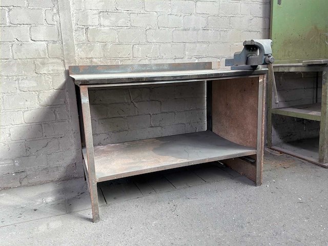 Stalen werkbank met bankschroef - afbeelding 9 van  12