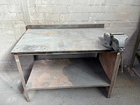 Stalen werkbank met bankschroef - afbeelding 12 van  12