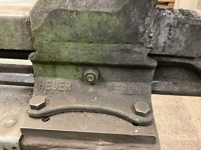 Stalen werkbank met bankschroef - afbeelding 6 van  7