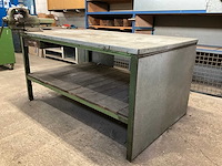 Stalen werkbank met bankschroef - afbeelding 7 van  7