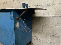 Stalen werkbank met bankschroef - afbeelding 1 van  1