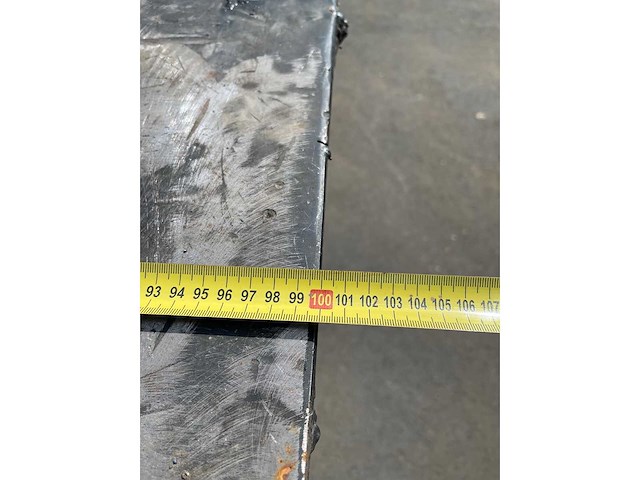 Stalen werkbank met bankschroef - afbeelding 5 van  6