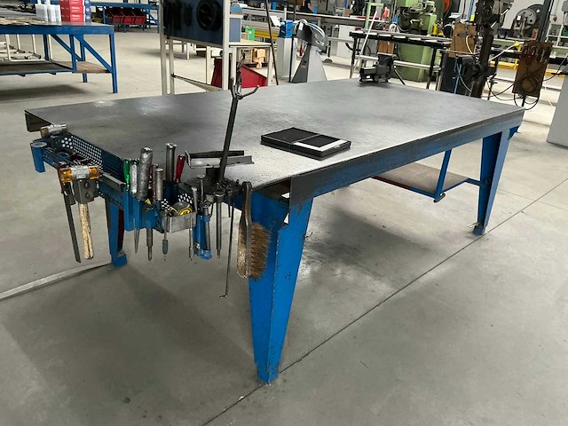 Stalen werkbank met bankschroef - afbeelding 4 van  8
