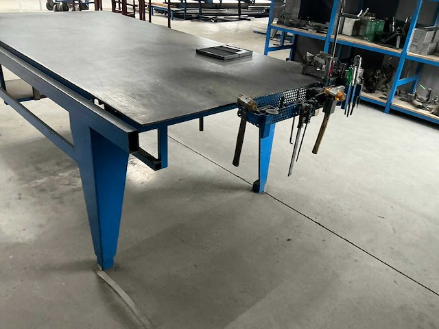 Stalen werkbank met bankschroef - afbeelding 6 van  8