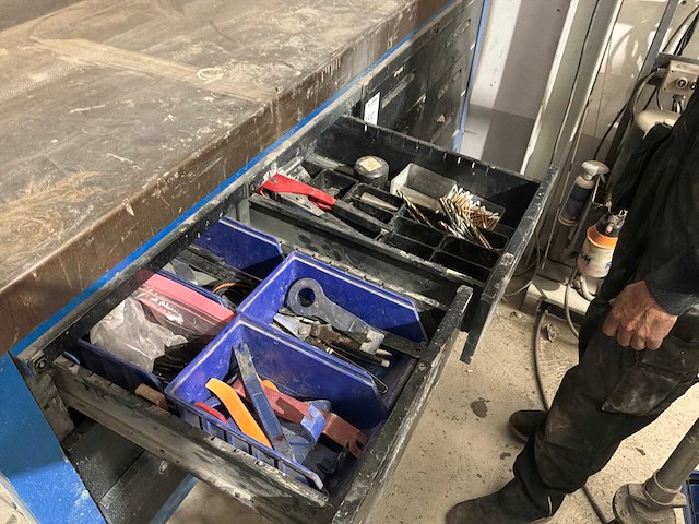 Stalen werkbank met ladeblokken - afbeelding 3 van  8