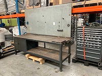 Stalen werkbank