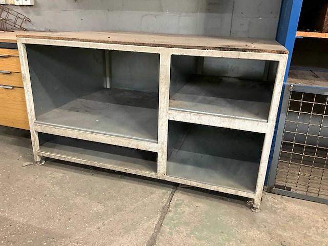 Stalen werkbank - afbeelding 1 van  3