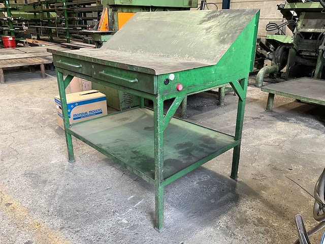 Stalen werkbank - afbeelding 1 van  4