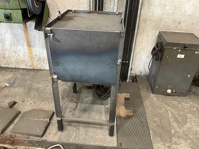 Stalen werkkast - afbeelding 2 van  3