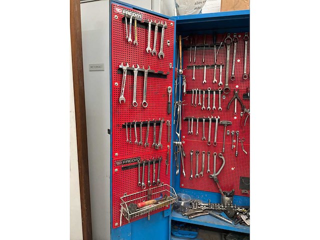 Stalen werkplaatskast met diverse handgereedschap - afbeelding 3 van  8