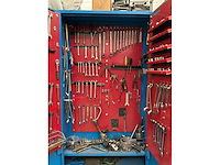 Stalen werkplaatskast met diverse handgereedschap - afbeelding 4 van  8