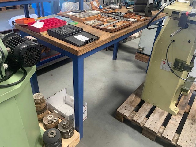Stalen werktafel - afbeelding 1 van  2