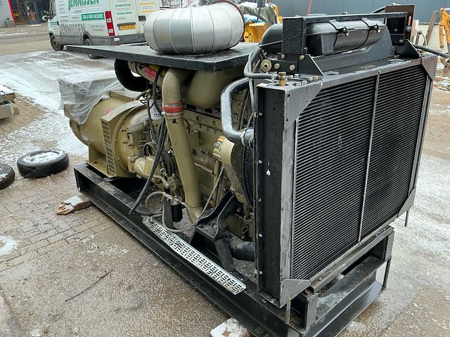 Stamford-daf - sc3440 - 270 kva noodstroomaggregaat - afbeelding 13 van  18