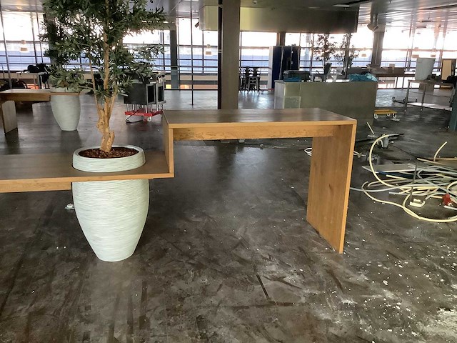 Stamtafel met bloempot gat - afbeelding 6 van  6