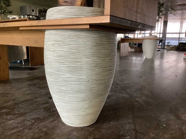 Stamtafel met bloempot gat - afbeelding 4 van  6