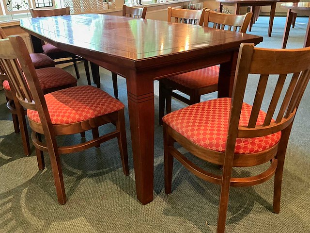 Stamtafel met stoelen - afbeelding 6 van  8