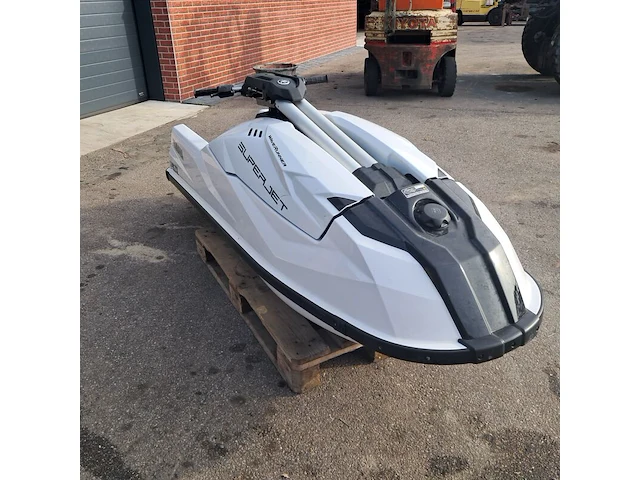 'stand-up' waterscooter, yamaha, waverunner superjet, 2021, (2-yg-712) - afbeelding 17 van  21