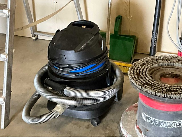 Standard 180 vloer boenmachine en divers - afbeelding 4 van  6