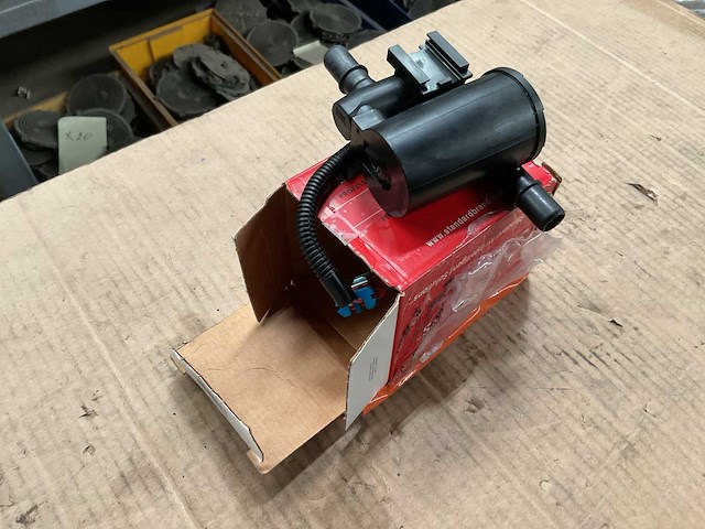 Standard canister vent solenoid - afbeelding 1 van  4