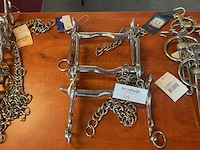 Stangen met kin ketting (3x) - afbeelding 1 van  2