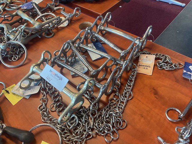 Stangen met kin ketting (6x) - afbeelding 2 van  2