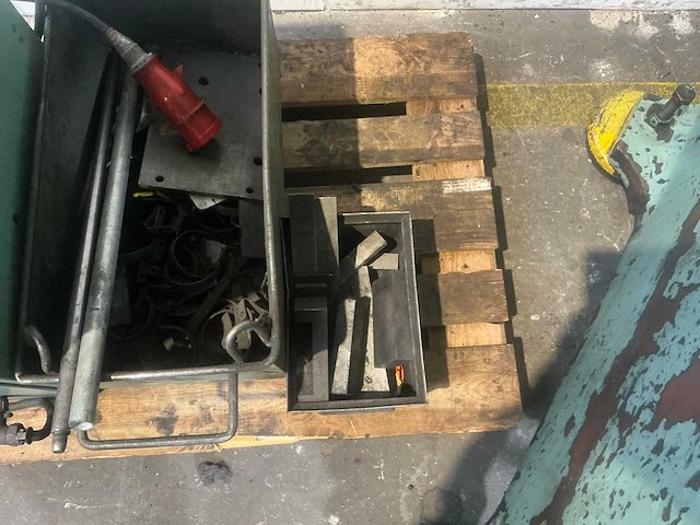 Stanko - kd2128k - eccentric press - 1986 - afbeelding 12 van  12