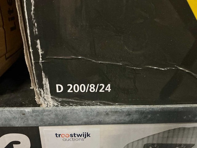 Stanley - d 200/8/24 - luchtcompressor - afbeelding 3 van  3