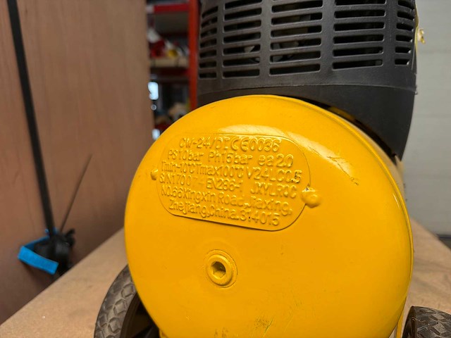 Stanley brico 8 cm1 luchtcompressor - afbeelding 3 van  5