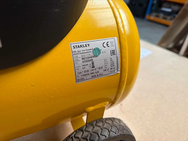 Stanley brico 8 cm1 luchtcompressor - afbeelding 5 van  5