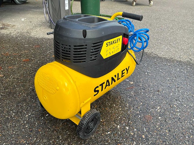 Stanley d 200/8/24 luchtcompressor - afbeelding 3 van  6