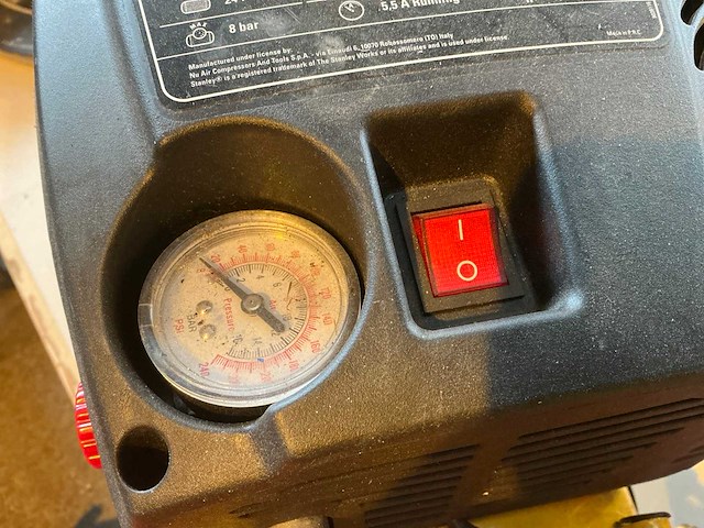 Stanley d200/8/24 luchtcompressor - afbeelding 3 van  5