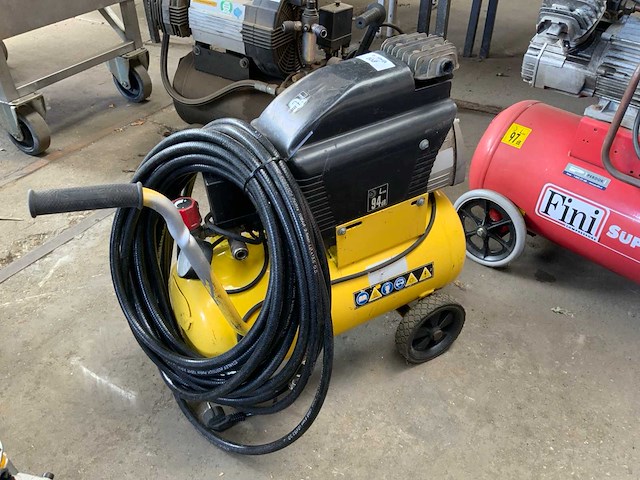 Stanley d250/10/24 luchtcompressor - afbeelding 2 van  3