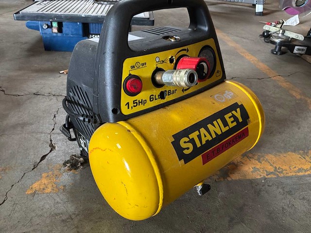 Stanley dn 200/8/6 compressor - afbeelding 1 van  2
