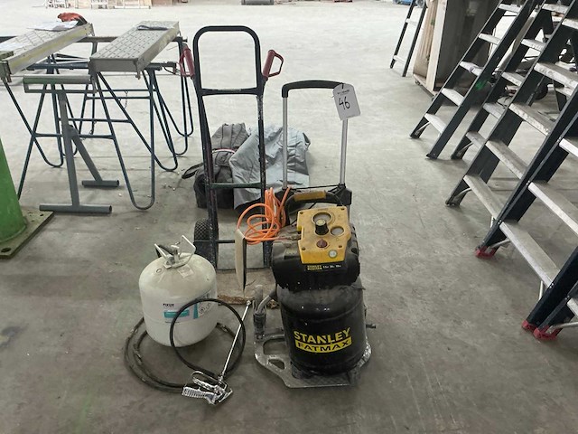 Stanley fatmax compressor - afbeelding 1 van  4