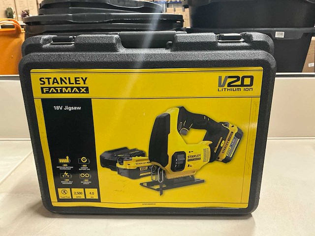 Stanley fatmax sfmcs600m2k 18v decoupeerzaag - afbeelding 1 van  3