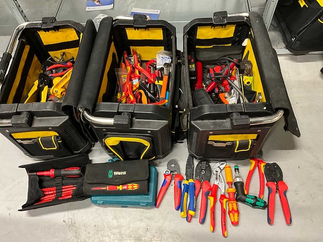 Stanley gereedschapskoffer (3x) - afbeelding 1 van  7