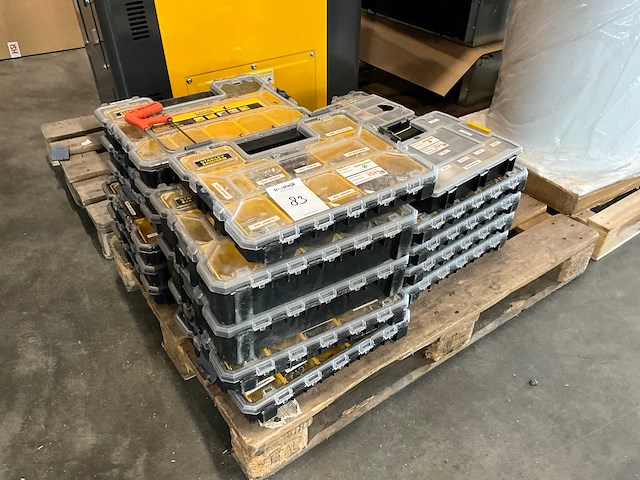 Stanley gereedschapskoffers divers (20x) - afbeelding 1 van  3