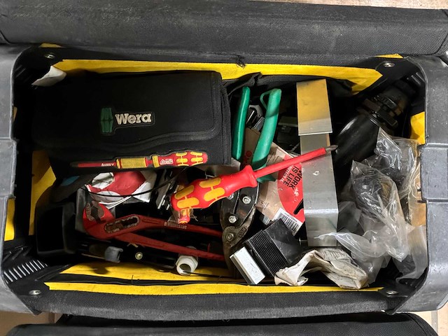 Stanley koffers met divers gereedschap (3x) - afbeelding 4 van  4