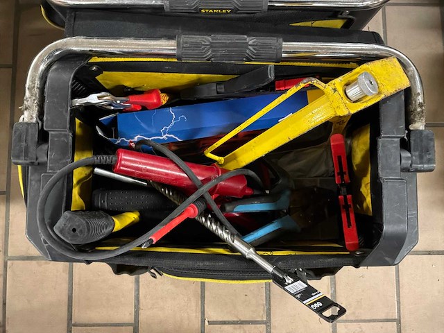Stanley koffers met divers gereedschap (3x) - afbeelding 2 van  4